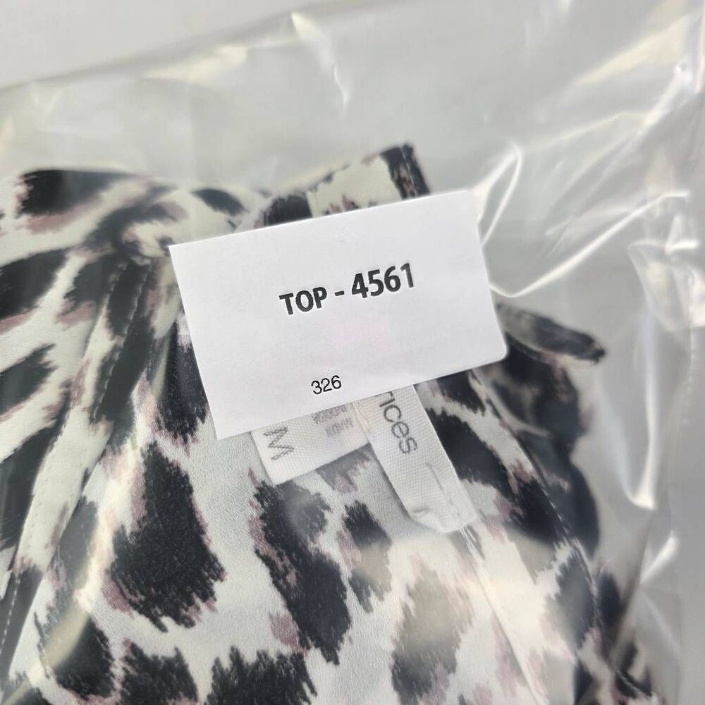 Maurices Leopard Print Zip Blouse Medium - Picture 9 of 9